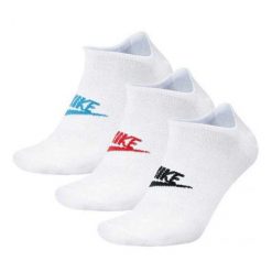 Skarpetki Unisex Dla Dorosłych Everyday Essential 3pak. Białe skarpety Nike, bez wzorów. Za 119.99 zł.