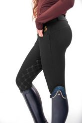 Legginsy JD ATTACK z pełnym lejem silikonowym Cilla. Czarne legginsy JD ATTACK, l, bez wzorów, z elastanu, z podwyższonym stanem. Za 369.00 zł.