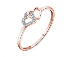 Pierścionek z różowego złota z diamentami – serca - 0,02 ct - próba 375. Czerwone pierścionki Apart, z diamentem, złote. Za 729.00 zł.