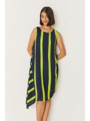 SKFK Sukienka "Junkal" w kolorze granatowo-zielonym rozmiar: 42. Niebieskie sukienki SKFK, bez wzorów, z wiskozy, z asymetrycznym kołnierzem, bez ramiączek, midi, asymetryczne. Za 304.99 zł.