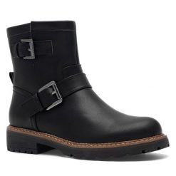 Botki Clara Barson. Czarne botki Clara Barson, bez wzorów, bez obcasa, na płaskiej podeszwie, bez zapięcia. Za 169.99 zł.