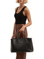 Maison héritage PARIS Skórzana torebka "Milia" w kolorze czarnym - 40 x 22 x 16 cm rozmiar: onesize. Czarne torby na ramię Maison héritage PARIS, bez wzorów, z materiału, przez ramię, bez dodatków. Za 467.95 zł.