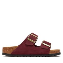 Klapki Birkenstock. Czerwone klapki Birkenstock, bez wzorów, bez obcasa. Za 539.99 zł.