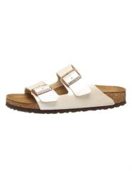 Birkenstock Klapki "Arizona" w kolorze kremowym rozmiar: 41. Białe klapki Birkenstock, bez wzorów, z otwartym noskiem, bez obcasa. Za 299.95 zł.