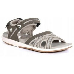 Sandały sportowe dla kobiet Regatta SANTA CLARA. Brązowe obuwie sportowe Regatta, bez wzorów, z poliamidu, sportowe, bez obcasa, bez zapięcia. Za 153.44 zł.