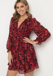 Bordowa Sukienka Mini z Kopertowym Dekoltem Elandra. Czerwone sukienki Born2be, s, bez wzorów, z tkaniny, bez kołnierzyka, bez ramiączek, mini, kopertowe. Za 69.99 zł.
