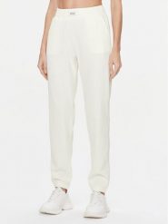 Guess Spodnie dresowe Aislin V4RB01 KC2T0 Biały Regular Fit. Białe spodnie dresowe Guess, xs, z aplikacjami, z dresówki. Za 159.99 zł.