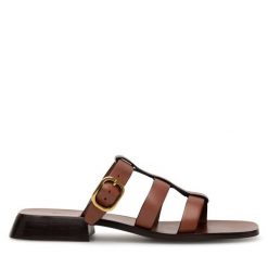 Klapki GINO ROSSI. Brązowe klapki Gino Rossi, bez wzorów, bez obcasa. Za 259.99 zł.