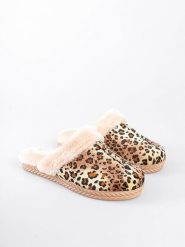 Trendyol Kapcie w kolorze brązowo-beżowym rozmiar: 40. Brązowe obuwie domowe Trendyol, bez wzorów, bez zapięcia. Za 56.99 zł.