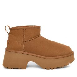 Śniegowce Ugg. Brązowe trapery i śniegowce UGG. Za 869.99 zł.