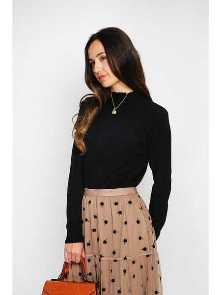 ASSUILI Kaszmirowy sweter w kolorze czarnym rozmiar: 38. Czarne swetry Assuili, bez wzorów, z kaszmiru, bez ramiączek. Za 148.96 zł.