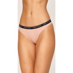 Tommy Hilfiger - Stringi (3 pack). Czerwone stringi TOMMY HILFIGER, bez wzorów, z bawełny. W wyprzedaży za 129.90 zł.