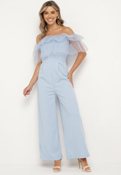 Jasnoniebieski Kombinezon bez Rękawów z Dekoltem Ozdobionym Falbanką Tessella. Niebieskie sukienki Born2be, s, z aplikacjami, wizytowe, bez kołnierzyka, bez ramiączek. Za 54.99 zł.