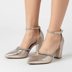 Sandały ślubne damskie Marco Tozzi, z metalicznym wykończeniem i szpiczastym noskiem posiada pasek wokół kostki, złote, 2-82404-42 957. Żółte sandały Marco Tozzi, bez wzorów, ze szpiczastym noskiem, bez obcasa, na obcasie, bez zapięcia. Za 269.00 zł.