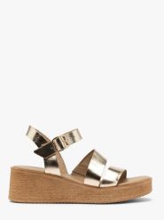 Platynowe sandały damskie na obcasie DONNA. Brązowe sandały Ryłko, bez wzorów, z materiału, eleganckie, bez obcasa, na obcasie, bez zapięcia. Za 329.99 zł.