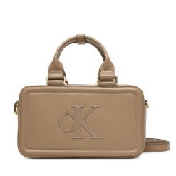 Torebka Calvin Klein. Brązowe torebki klasyczne Calvin Klein, bez wzorów, bez dodatków. Za 489.99 zł.