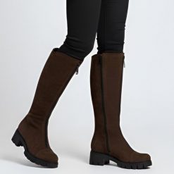 Kozaki damskie Simen, zamszowe z podeszwą z tworzywa i na stabilnym klocku, brązowe, 4259A-W. Brązowe kozaki Simen, z weluru, bez obcasa, bez zapięcia. Za 639.00 zł.