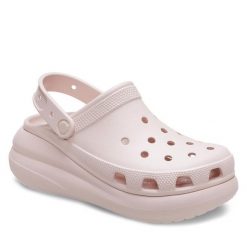 Klapki Crocs. Czerwone klapki Crocs, bez wzorów, bez obcasa. Za 259.99 zł.