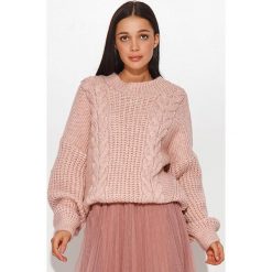 Numinou Sweter w kolorze różowym rozmiar: onesize. Różowe swetry Numinou, bez wzorów, z wełny, bez ramiączek. Za 118.56 zł.