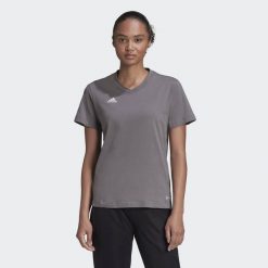 Koszulka piłkarska damska Adidas Entrada 22 Jersey. Szare bluzki Adidas, xs, bez wzorów, z jersey, sportowe, bez kołnierzyka, bez ramiączek. Za 65.00 zł.