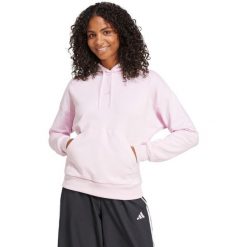 Bluza damska adidas Essentials Small Logo z kapturem. Czerwone bluzy Adidas, na zimę, bez wzorów, z bawełny, z kapturem. Za 171.99 zł.