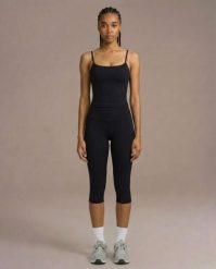 Legginsy 3/4 Softform™ - Czarny. Czarne legginsy JOY STUDIO, s, bez wzorów, z tkaniny, z podwyższonym stanem, długie. Za 203.00 zł.