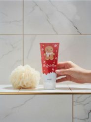 Balsam do ciała z motywem zimowym - wielobarwny. Balsamy i kremy do ciała Sinsay. Za 15.99 zł.