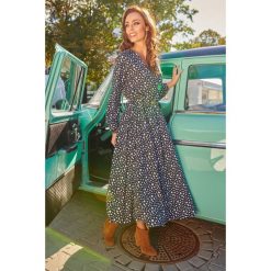 Sukienka midi z paskiem l286. Niebieskie sukienki Lemoniade, na jesień, l, bez wzorów, z materiału, bez kołnierzyka, bez ramiączek, midi. Za 249.00 zł.
