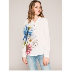 Desigual - Bluzka. Białe bluzki Desigual, s, bez wzorów, z materiału, casualowe, bez kołnierzyka, bez ramiączek. W wyprzedaży za 219.90 zł.