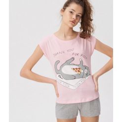Dwuczęściowa piżama z kotem i pizzą - Różowy. Piżamy Sinsay. Za 39.99 zł.