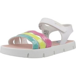 Sandały PABLOSKY 441104P Biały. Białe sandały PABLOSKY, bez wzorów, ze skóry, sportowe, bez obcasa, bez zapięcia. Za 246.99 zł.