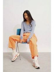 AUTHENTIC CASHMERE Kaszmirowy sweter "Chelsea" w kolorze niebieskoszarym rozmiar: M. Niebieskie swetry AUTHENTIC CASHMERE, m, bez wzorów, z kaszmiru, bez ramiączek. Za 434.99 zł.