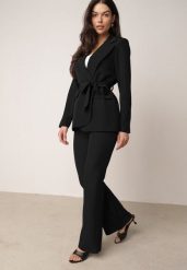 Czarny Komplet Garniturowy Marynarka z Wiązanym Paskiem i Spodnie Falloria. Czarne marynarki i żakiety Born2be, m, bez wzorów. Za 219.99 zł.