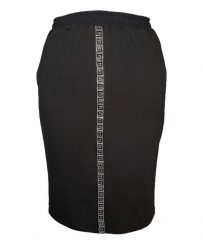 Czarna dresowa spódnica Bea na gumce OSTATNIE SZTUKI PLUS SIZE XXL. Czarne spódnice Moda Size Plus Iwanek, l, z aplikacjami, z bawełny, eleganckie, plus size, midi. W wyprzedaży za 49.90 zł.