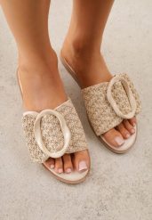 Beżowe Klapki z Plecionką i Geometryczną Klamrą Nemornell. Brązowe klapki Renee, bez wzorów, bez obcasa, na płaskiej podeszwie. Za 79.99 zł.