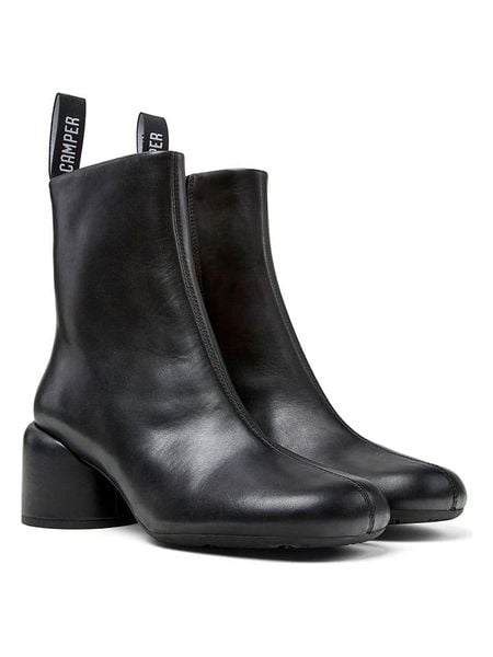 Camper Skórzane botki w kolorze czarnym rozmiar: 41. Czarne botki Camper, bez wzorów, ze skóry, bez obcasa, bez zapięcia. Za 461.21 zł.