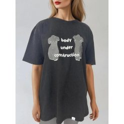 Czarny T-shirt Damski Retro - Body Under Construction BeShaped. Czarne t-shirty BESHAPED, bez wzorów, z bawełny, bez kołnierzyka, bez ramiączek. W wyprzedaży za 169.15 zł.