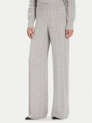 Guess Spodnie dzianinowe W5BB52 Z1192 Szary Regular Fit. Szare spodnie materiałowe Guess, xs, z aplikacjami, z dzianiny. Za 529.99 zł.