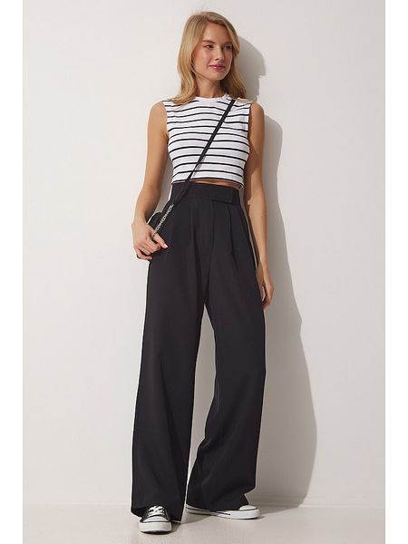 Happiness Istanbul Spodnie w kolorze czarnym rozmiar: 40. Czarne spodnie materiałowe Happiness Istanbul, bez wzorów, z materiału, z podwyższonym stanem. Za 65.54 zł.