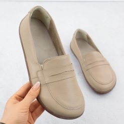 Skórzane pólbuty damskie mokasyny barefoot ekri Helios 433. Mokasyny Helios, bez wzorów, ze skóry, bez obcasa. Za 162.00 zł.