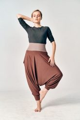 Spodnie Haremki Czekoladowe. Brązowe spodnie materiałowe Hultaj Polski, na co dzień, l, bez wzorów, z bawełny, z obniżonym stanem, moda ciążowa. Za 289.00 zł.