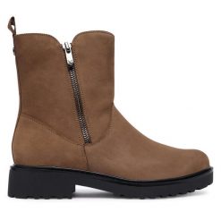 Botki Caprice. Brązowe botki Caprice, bez wzorów, bez obcasa, na płaskiej podeszwie, bez zapięcia. Za 489.99 zł.
