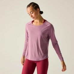 Damska koszulka z długim rękawem do biegania Nimble. Czerwone bluzki Dare 2b, bez wzorów, z lyocellu, sportowe, bez kołnierzyka, bez ramiączek. Za 159.99 zł.