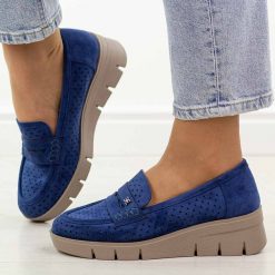 Niebieskie ażurowe zamszowe mokasyny damskie na koturnie Potocki 12608. Niebieskie mokasyny POTOCKI, na lato, w ażurowe wzory, z jeansu, bez obcasa. Za 169.00 zł.