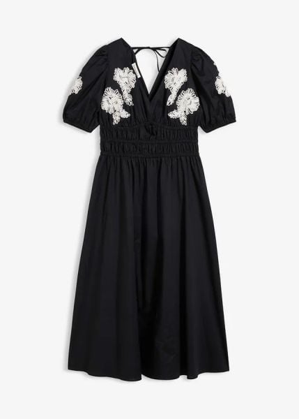 Sukienka midi z haftem. Czarne sukienki bonprix, na lato, bez wzorów, z bawełny, bez kołnierzyka, bez ramiączek, midi. Za 229.99 zł.