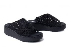 RIEKER V1789-00 black, klapki damskie. Czarne klapki Rieker, bez wzorów, bez obcasa. Za 271.92 zł.