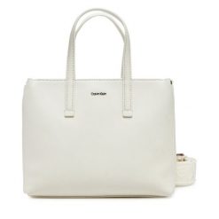 Torebka Calvin Klein. Torebki klasyczne Calvin Klein, bez wzorów, bez dodatków. Za 329.99 zł.