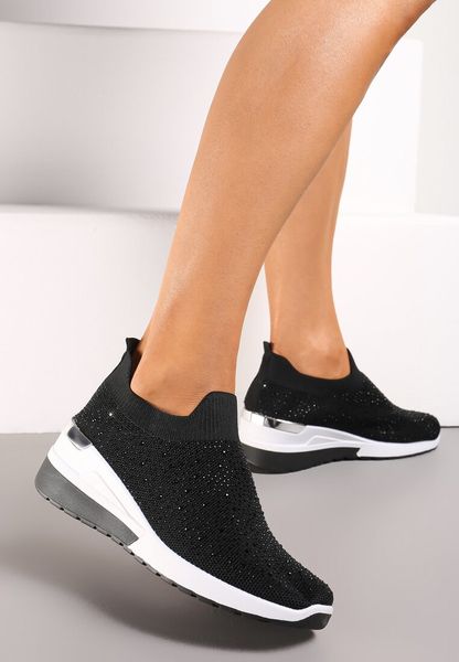 Czarne Wsuwane Sneakersy z Cyrkoniami na Koturnie Tireva. Czarne obuwie sportowe Renee, bez zapięcia. Za 59.99 zł.