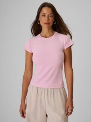 4F T-shirt slim gładki damski - różowy L. Czerwone t-shirty 4f, l, bez wzorów, z tkaniny, bez kołnierzyka, bez ramiączek. Za 69.99 zł.