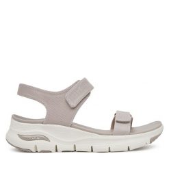 Sandały Skechers. Brązowe sandały Skechers, bez wzorów, bez obcasa, na płaskiej podeszwie, bez zapięcia. Za 269.99 zł.